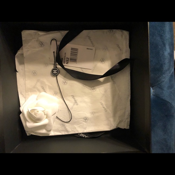 Chanel Scarf with Box - Picture 3 of 4